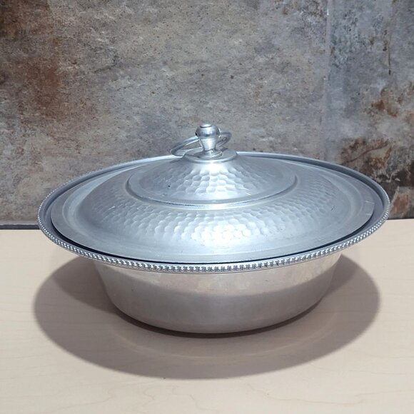 Vintage BW Buenilum Hammered Aluminum Serving Dish with Lid - Picture 1 of 8